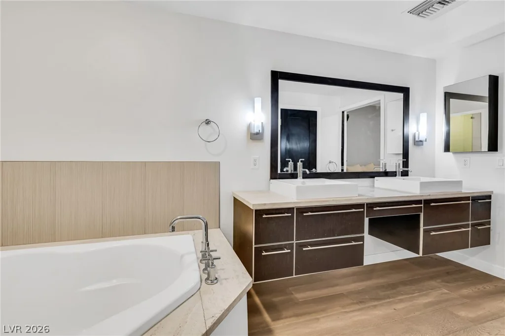 8925 Flamingo, Las Vegas, NV 89147