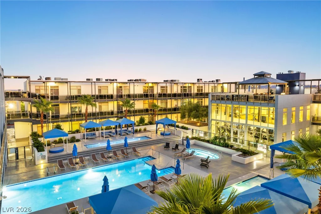 8925 Flamingo, Las Vegas, NV 89147