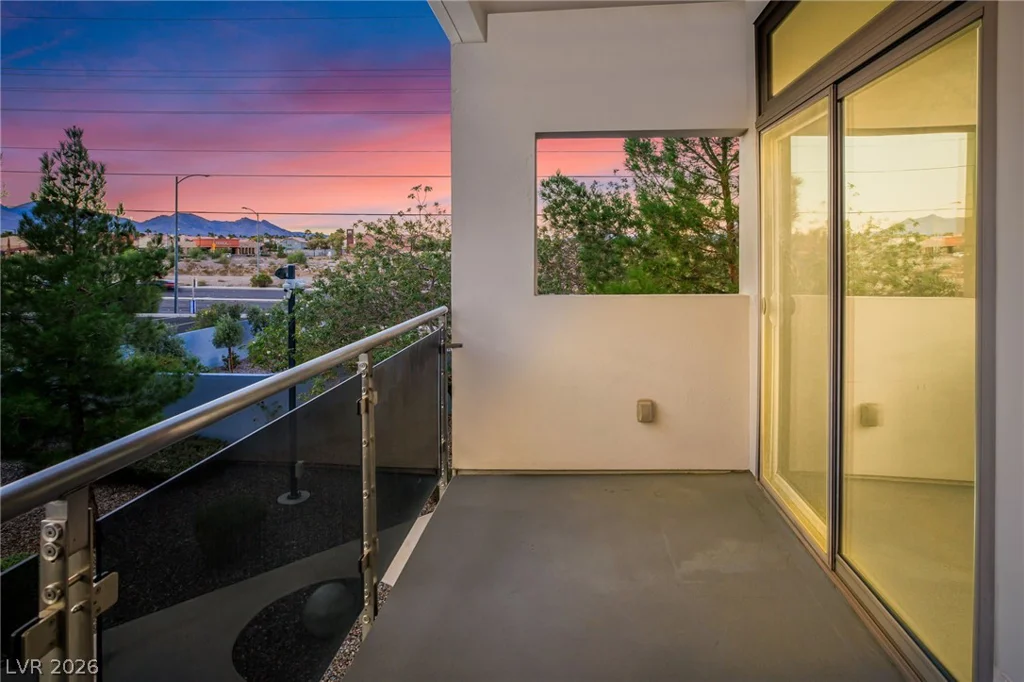 8925 Flamingo, Las Vegas, NV 89147