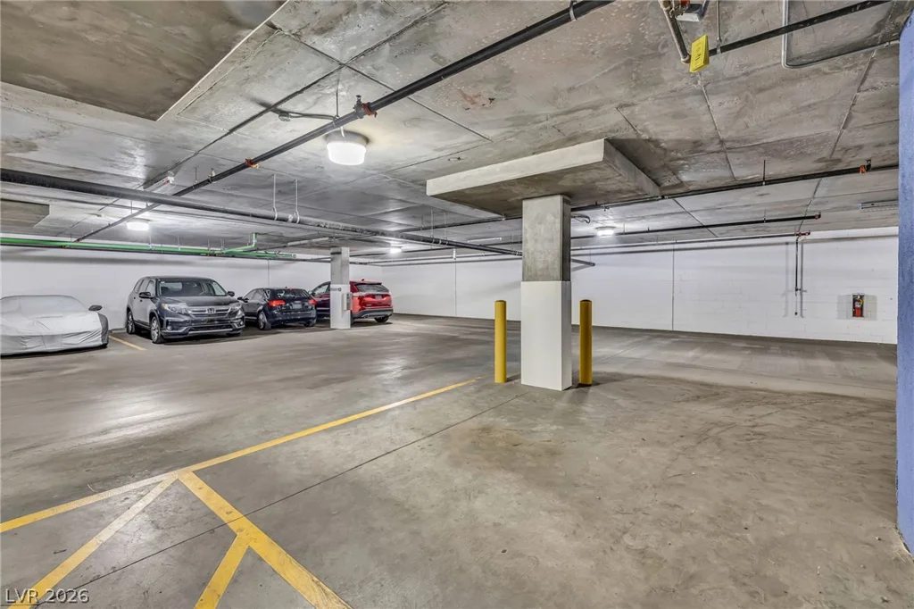 8925 Flamingo, Las Vegas, NV 89147