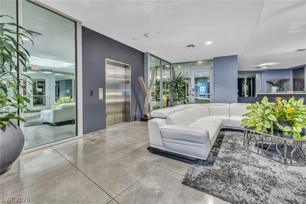 8925 Flamingo, Las Vegas, NV 89147