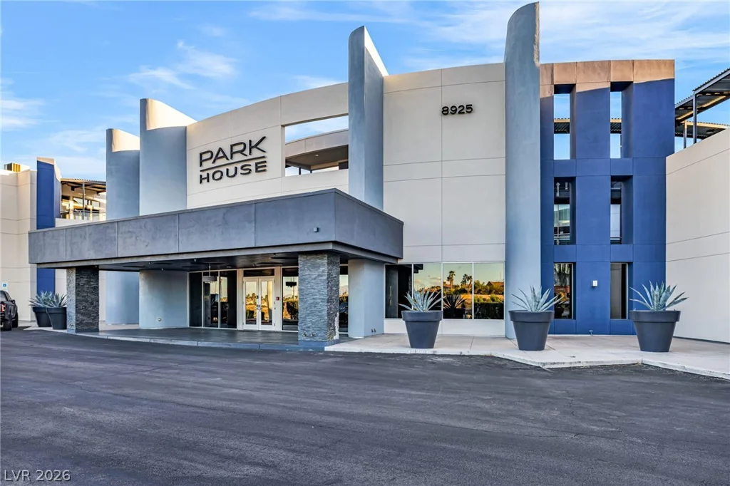 8925 Flamingo, Las Vegas, NV 89147