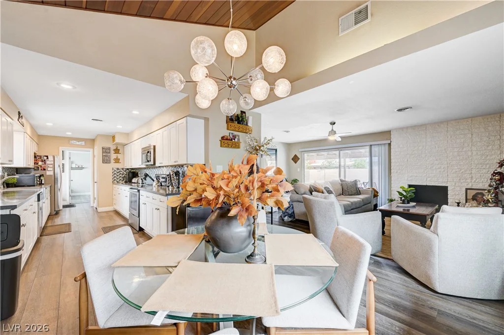 2704 Oakey, Las Vegas, NV 89102