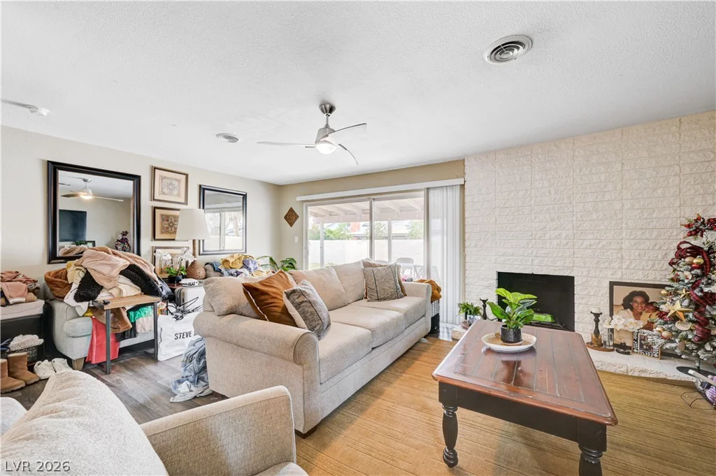 2704 Oakey, Las Vegas, NV 89102