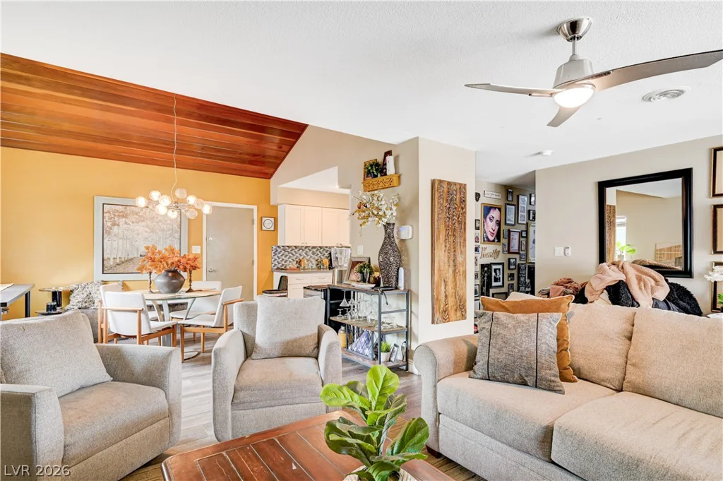 2704 Oakey, Las Vegas, NV 89102