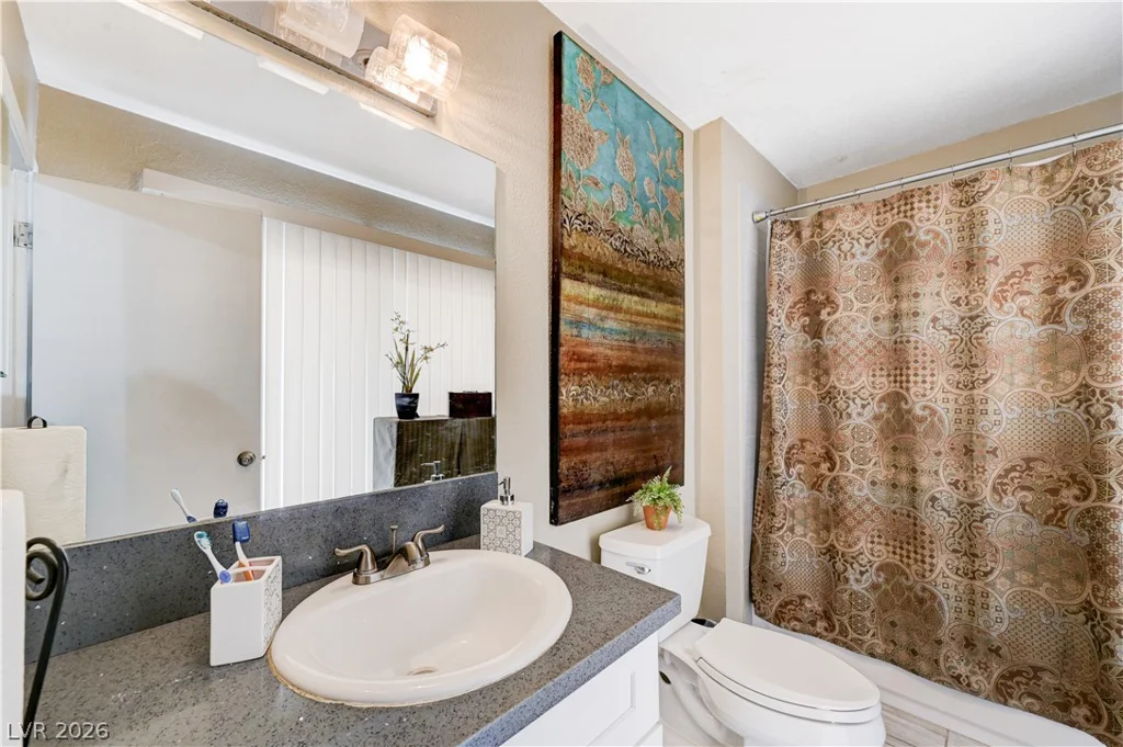 2704 Oakey, Las Vegas, NV 89102