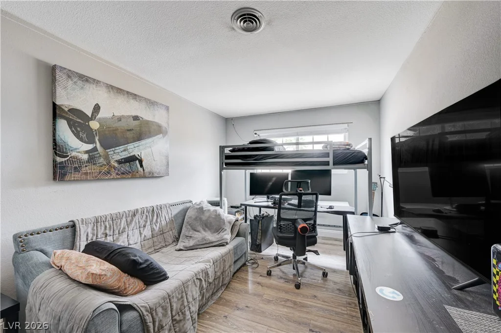 2704 Oakey, Las Vegas, NV 89102