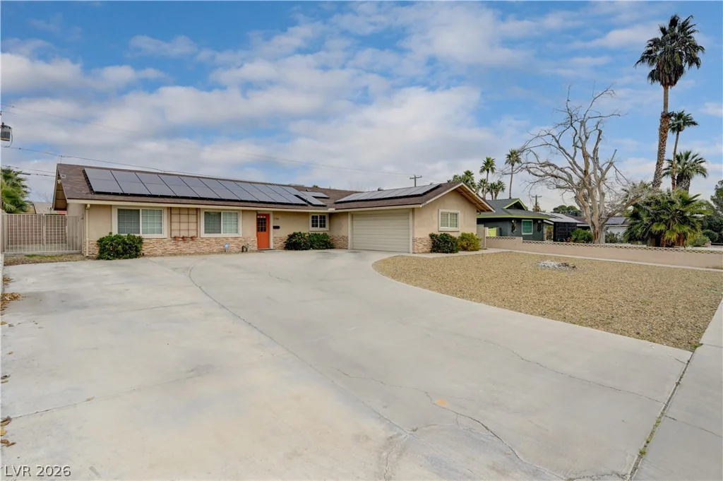 2704 Oakey, Las Vegas, NV 89102