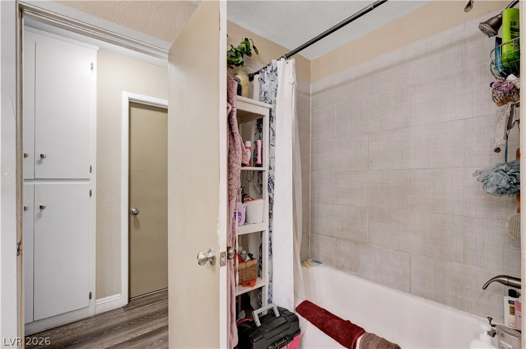 2704 Oakey, Las Vegas, NV 89102