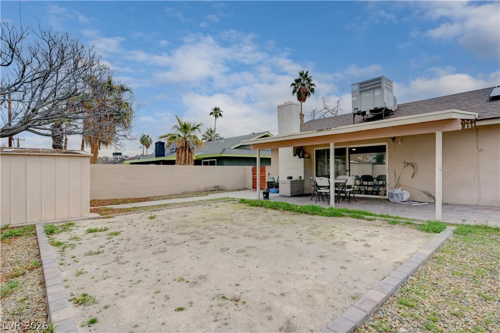 2704 Oakey, Las Vegas, NV 89102