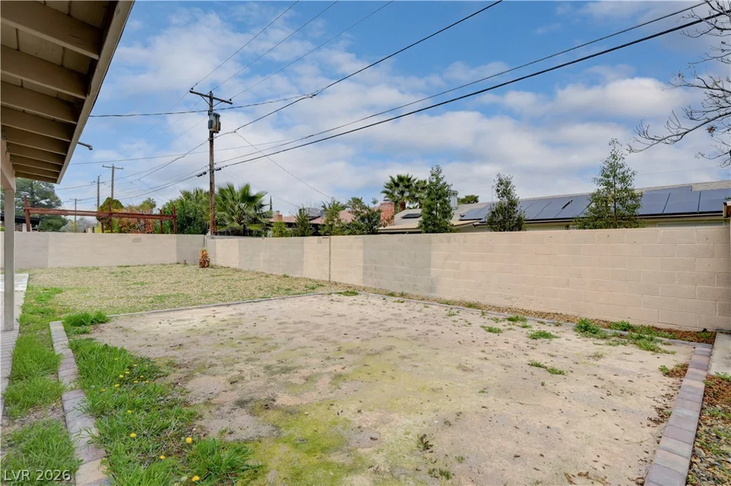 2704 Oakey, Las Vegas, NV 89102