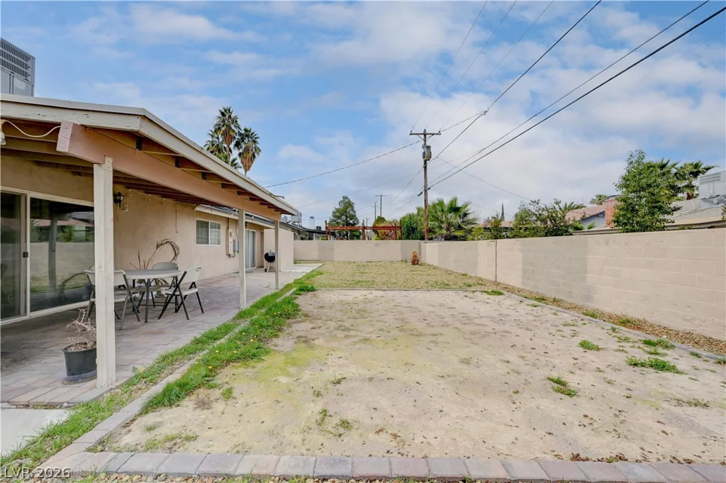 2704 Oakey, Las Vegas, NV 89102