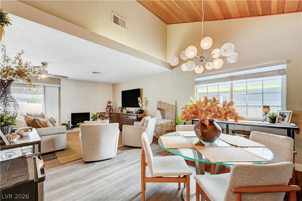 2704 Oakey, Las Vegas, NV 89102