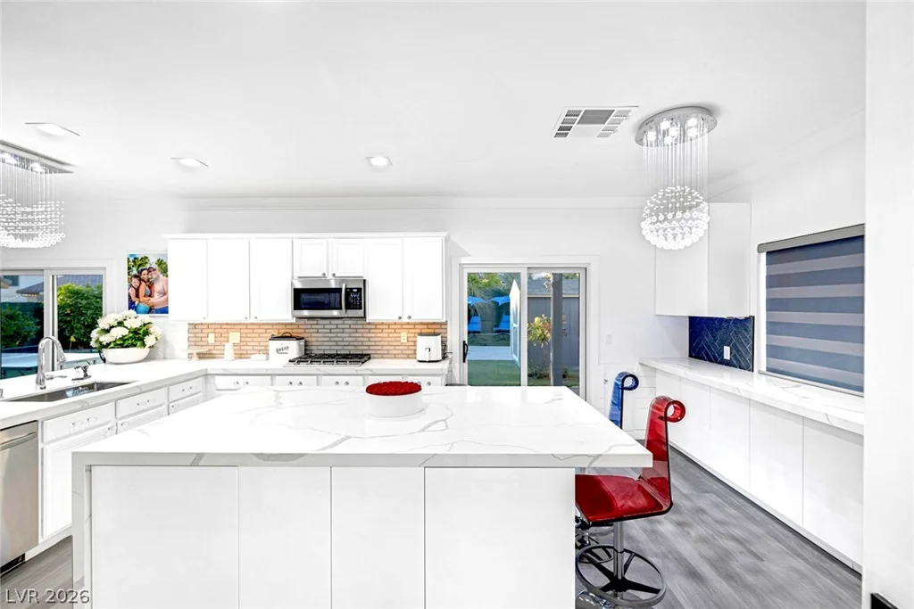 5456 Digne, Las Vegas, NV 89141