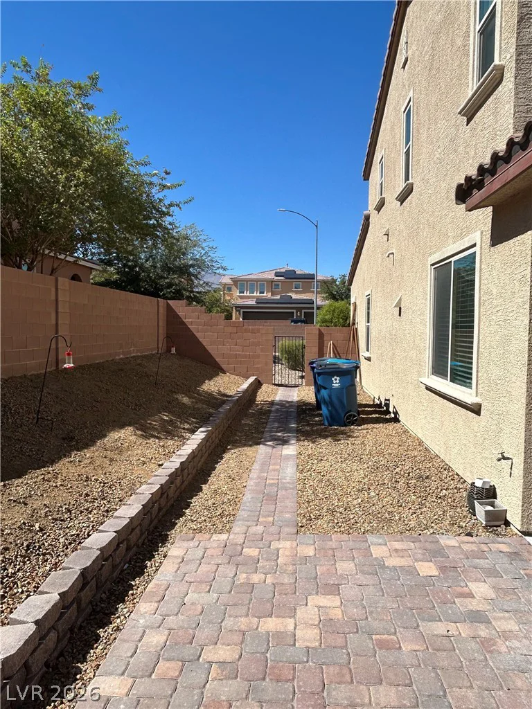 829 Condor Creek, North Las Vegas, NV 89084