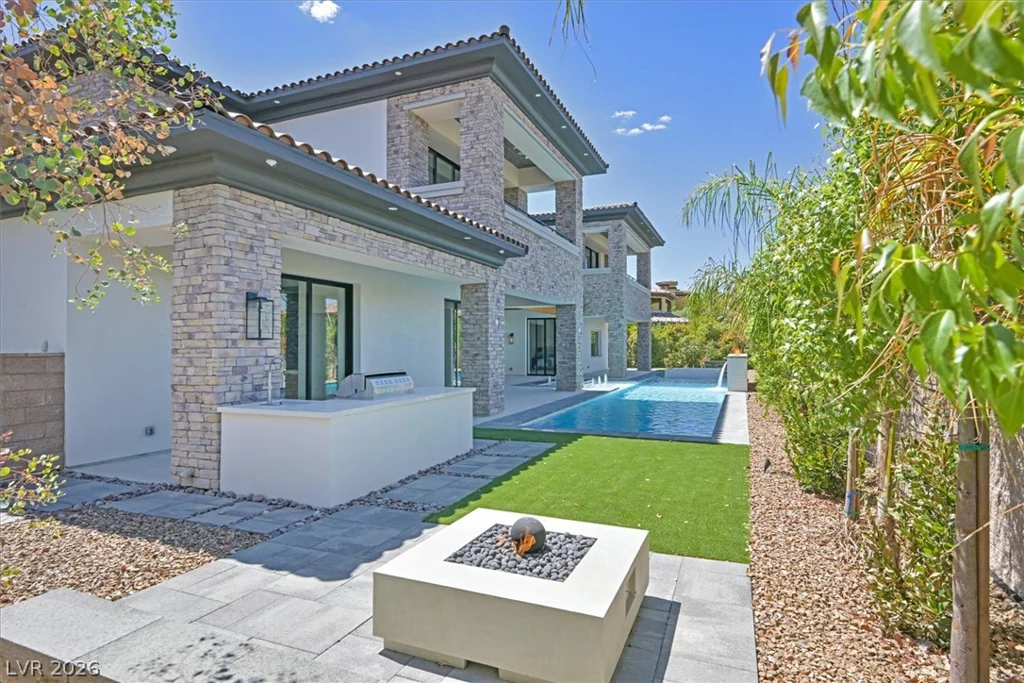 34 Vintage Canyon, Las Vegas, NV 89141