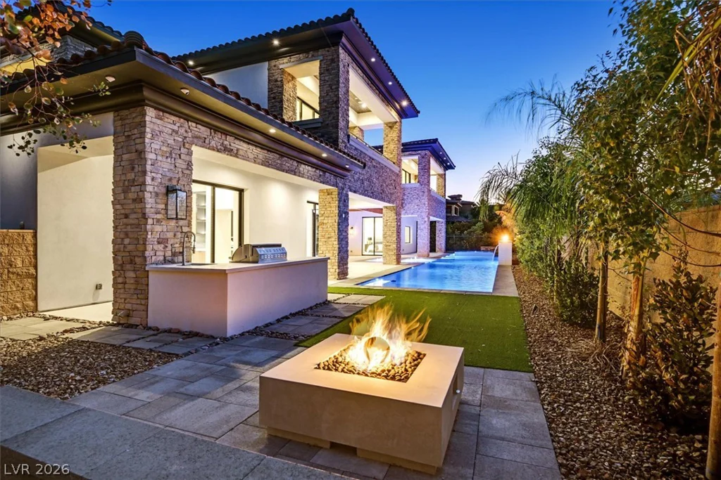 34 Vintage Canyon, Las Vegas, NV 89141