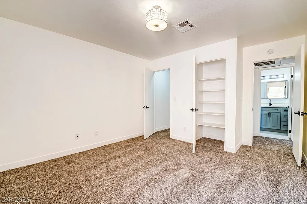 5121 Lindell, Las Vegas, NV 89118