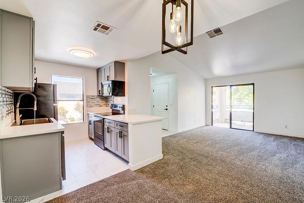 5121 Lindell, Las Vegas, NV 89118