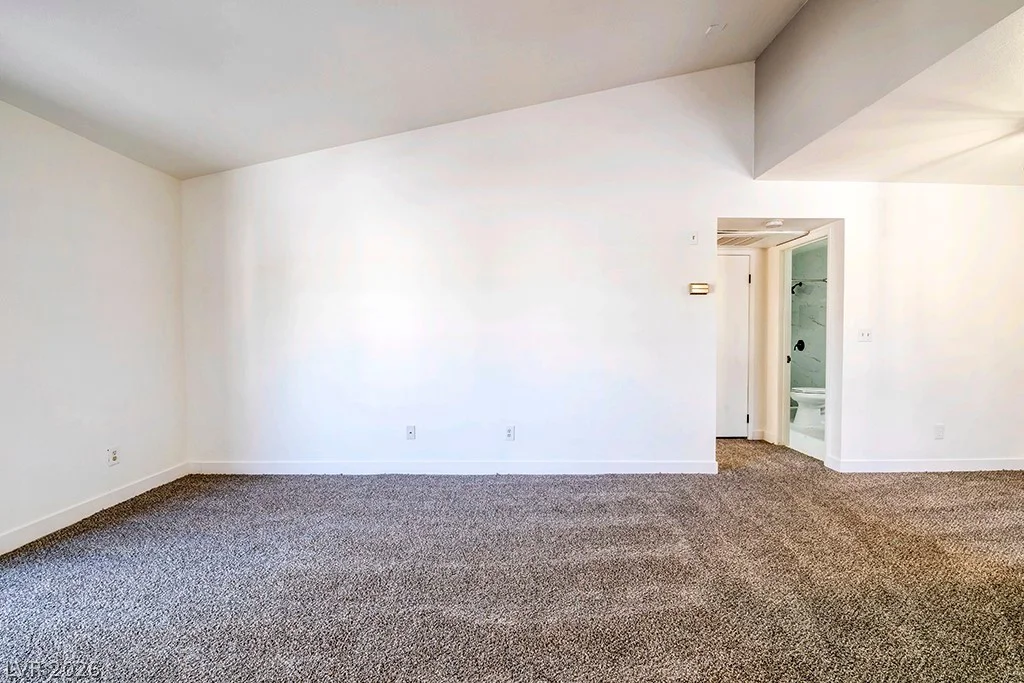 5121 Lindell, Las Vegas, NV 89118