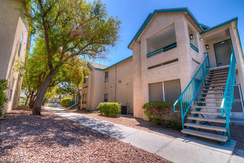 5121 Lindell, Las Vegas, NV 89118