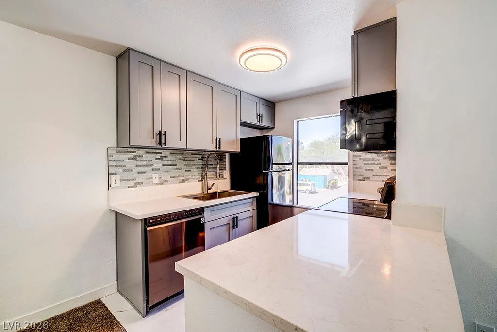 5121 Lindell, Las Vegas, NV 89118