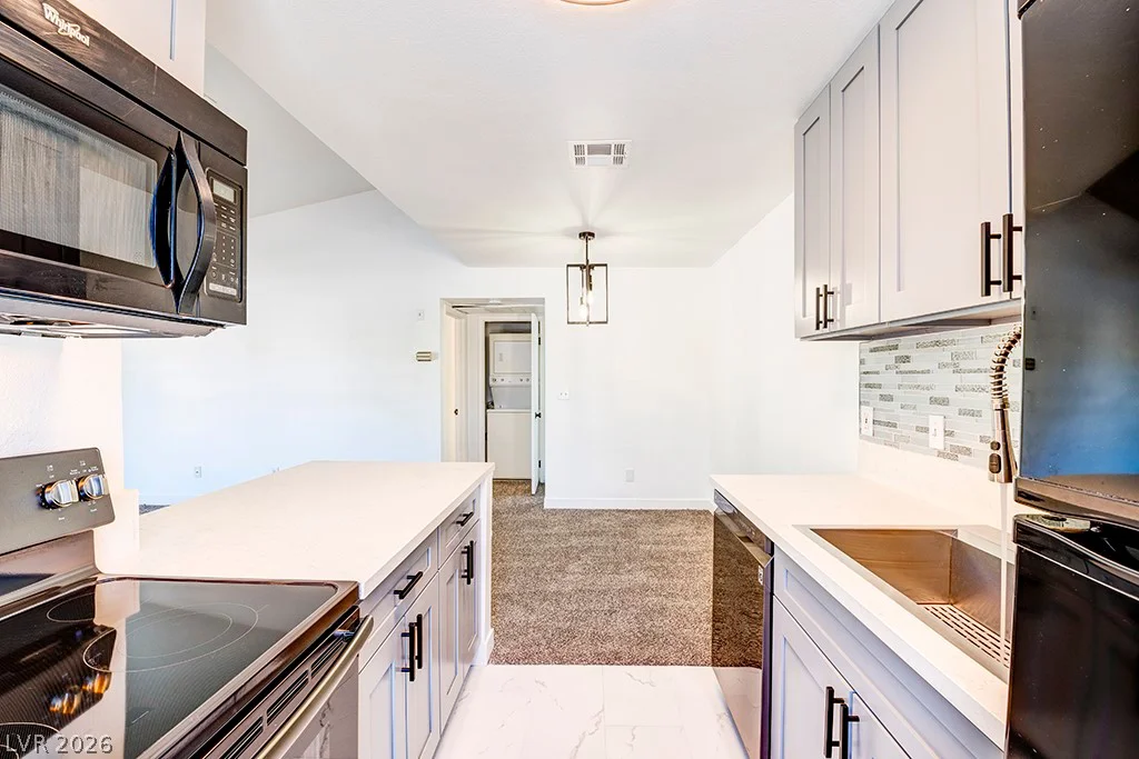 5121 Lindell, Las Vegas, NV 89118