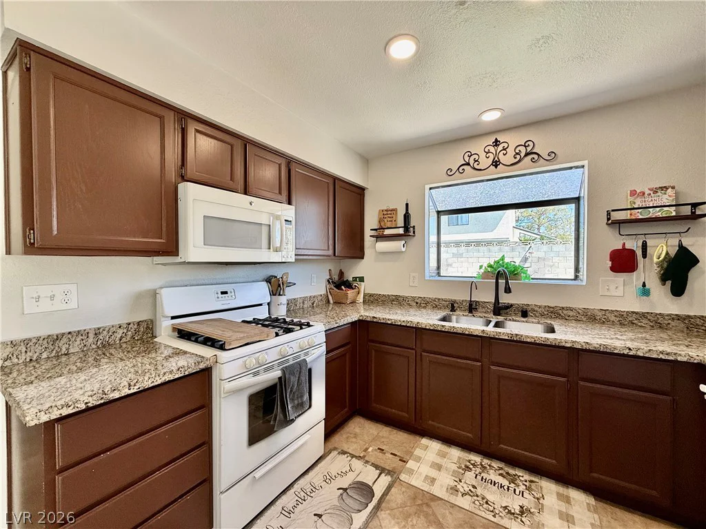 5876 Tippin, Las Vegas, NV 89130