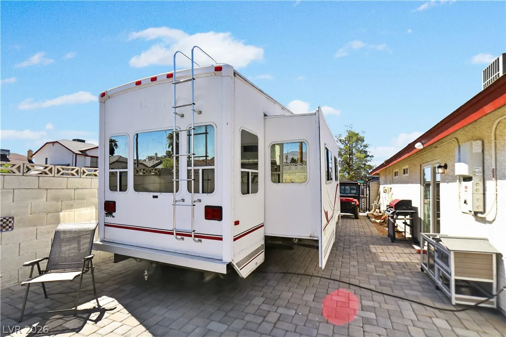 5876 Tippin, Las Vegas, NV 89130