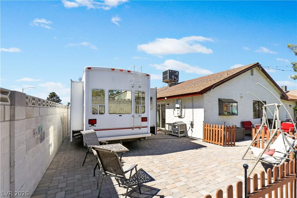5876 Tippin, Las Vegas, NV 89130