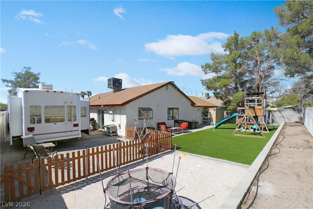 5876 Tippin, Las Vegas, NV 89130