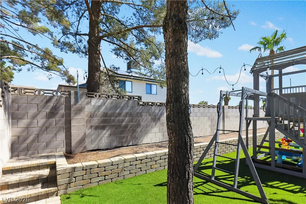 5876 Tippin, Las Vegas, NV 89130
