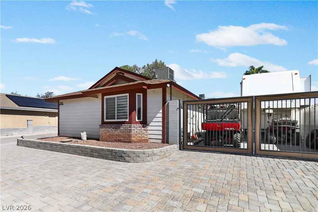5876 Tippin, Las Vegas, NV 89130
