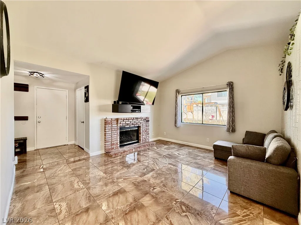 5876 Tippin, Las Vegas, NV 89130