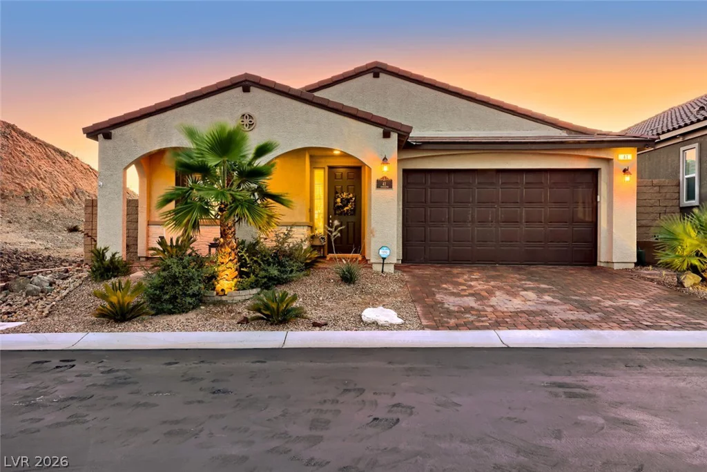 41 Tatahatso Point, Henderson, NV 89011