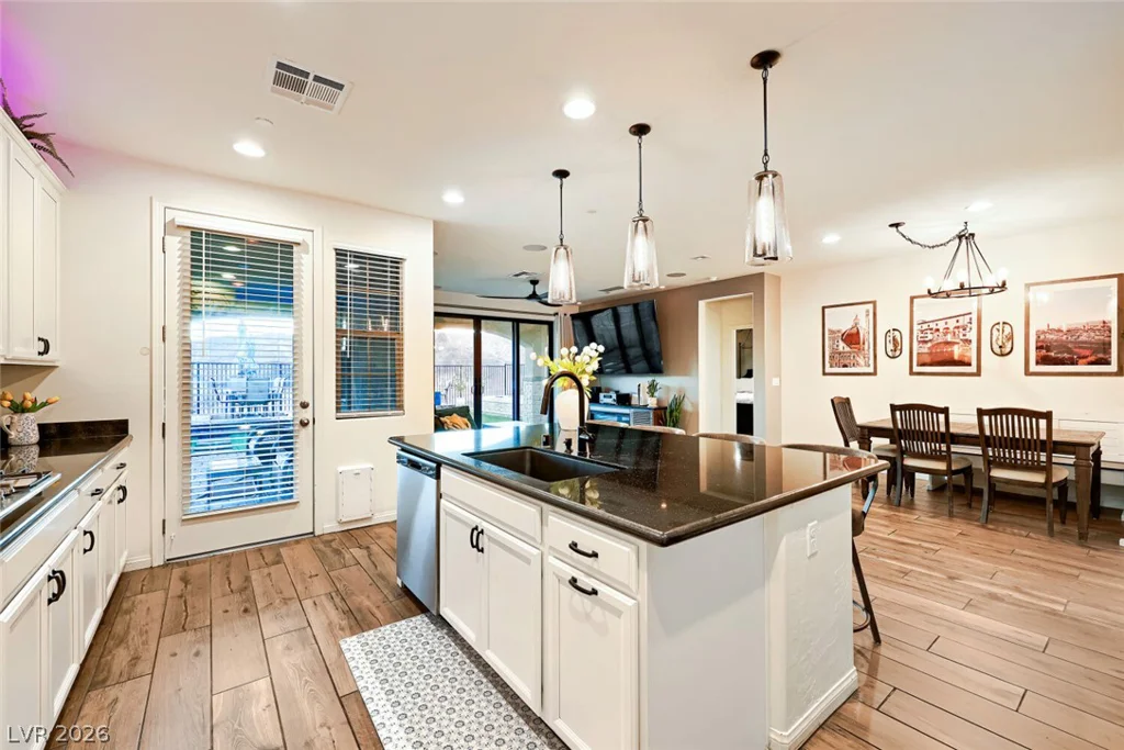 41 Tatahatso Point, Henderson, NV 89011