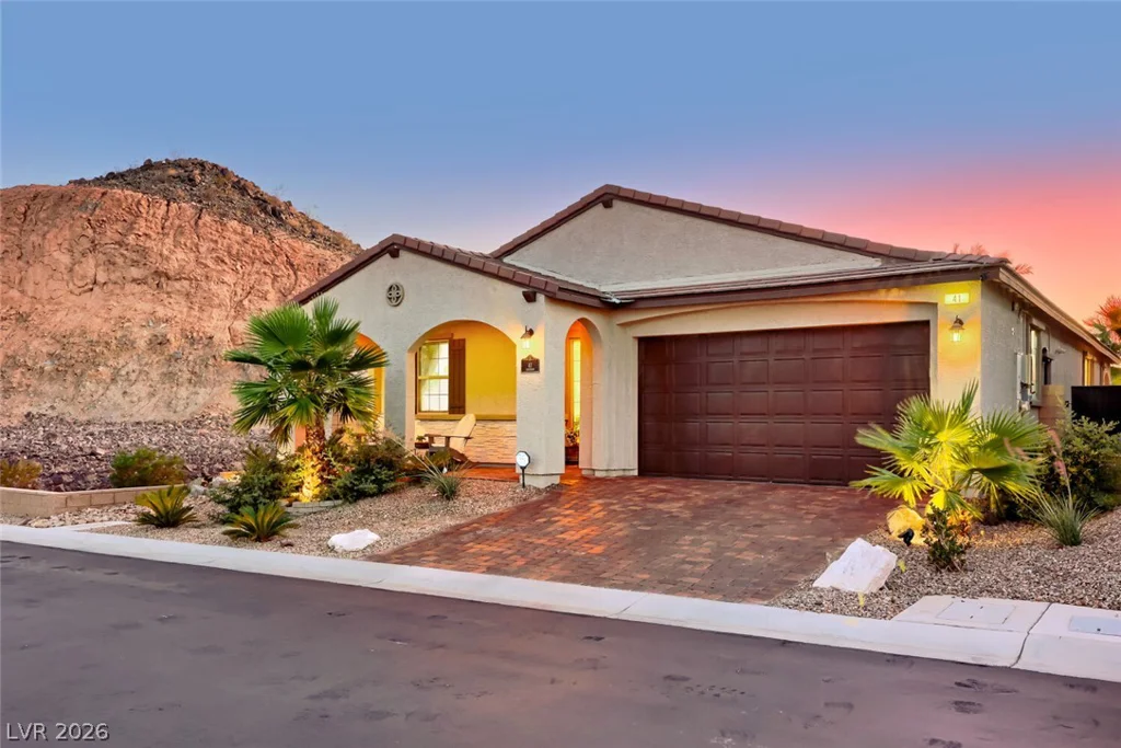 41 Tatahatso Point, Henderson, NV 89011