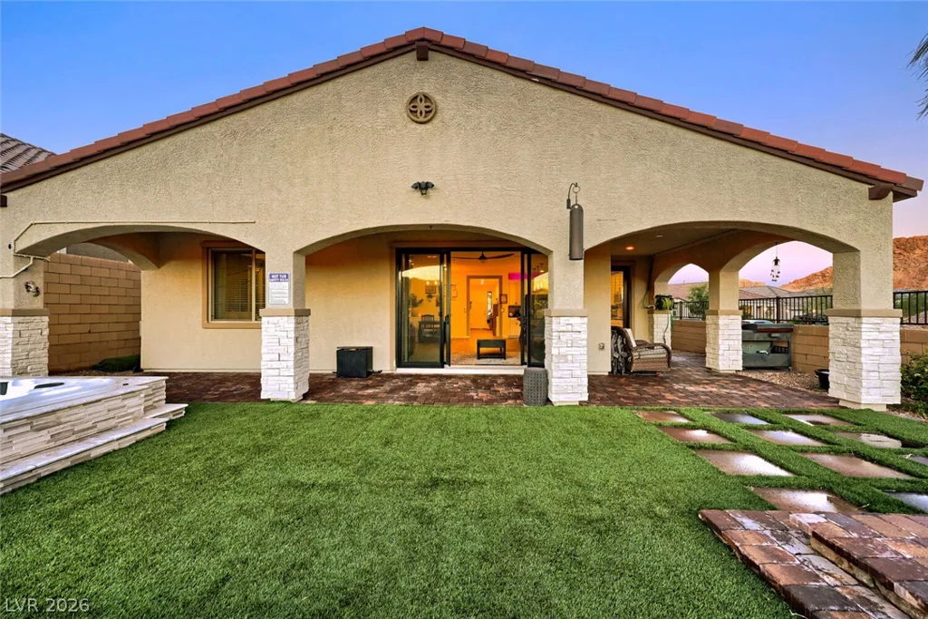 41 Tatahatso Point, Henderson, NV 89011