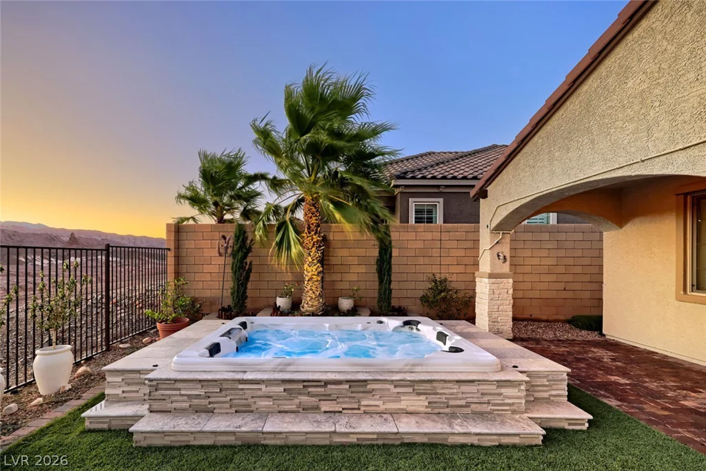 41 Tatahatso Point, Henderson, NV 89011