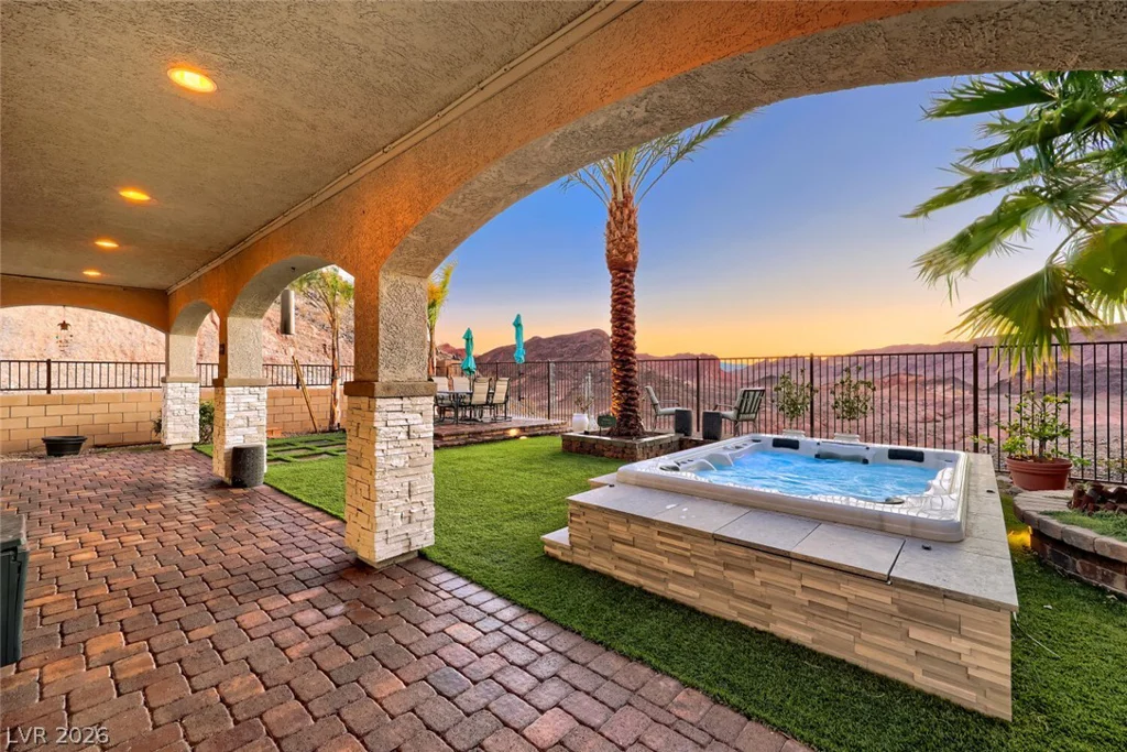 41 Tatahatso Point, Henderson, NV 89011