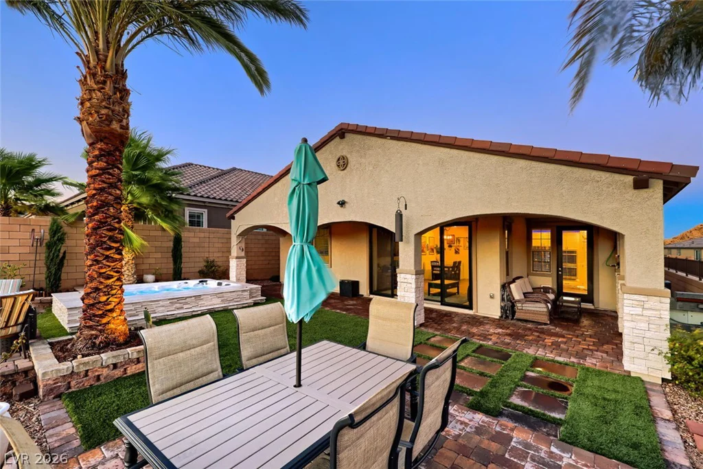 41 Tatahatso Point, Henderson, NV 89011