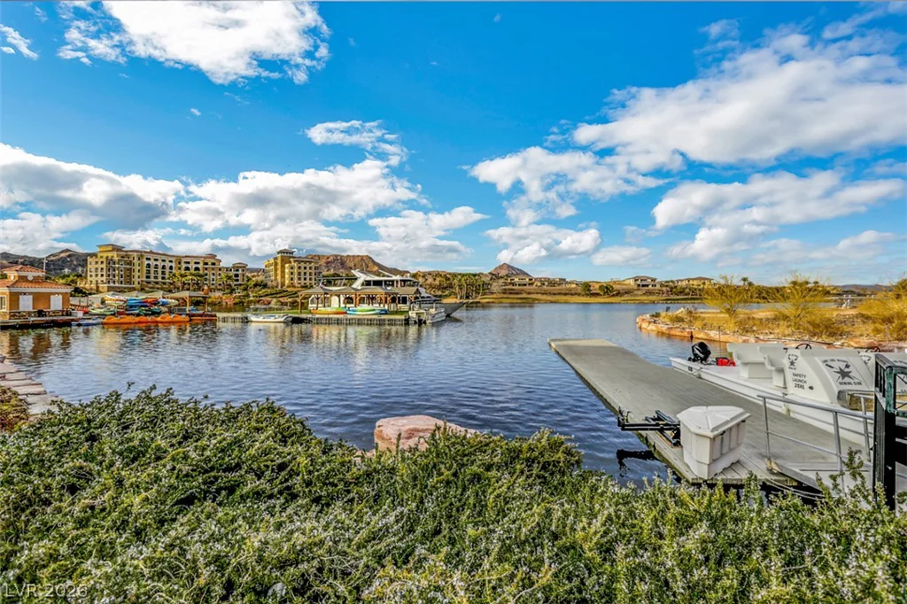41 Tatahatso Point, Henderson, NV 89011