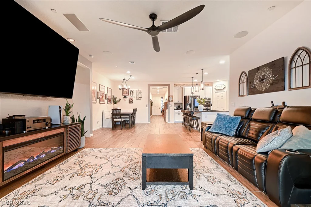41 Tatahatso Point, Henderson, NV 89011