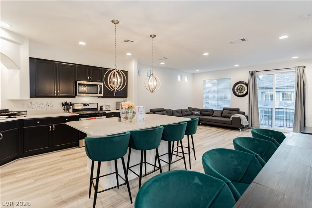 7688 Sandhaven, Las Vegas, NV 89139