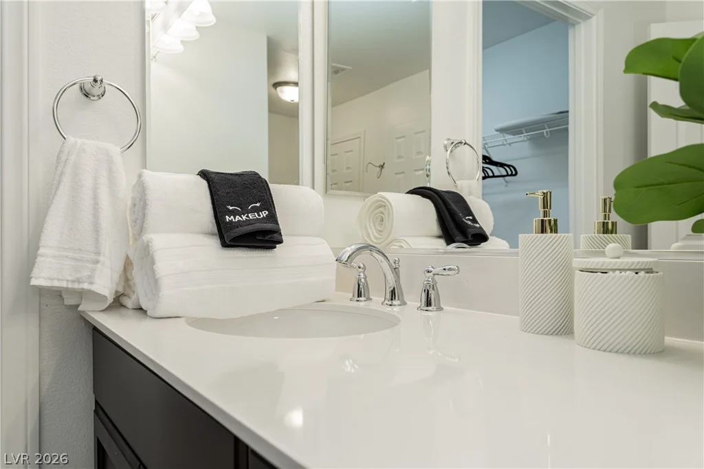 7688 Sandhaven, Las Vegas, NV 89139