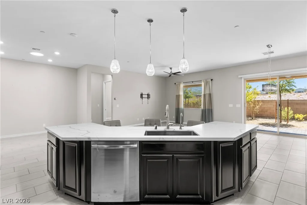 652 Longfeather, Henderson, NV 89011