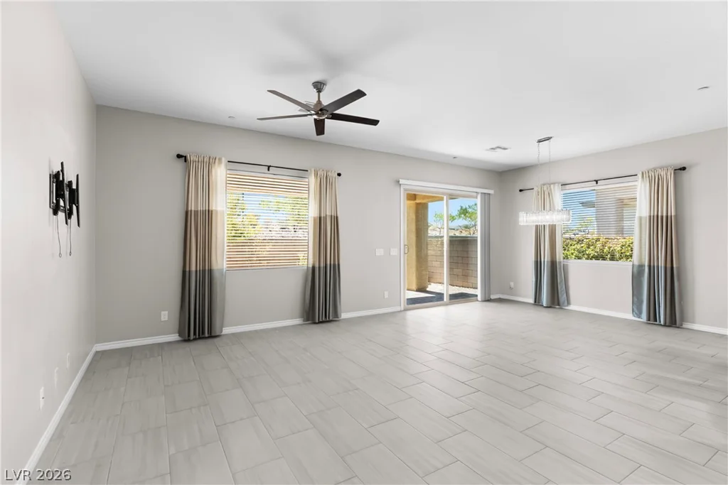 652 Longfeather, Henderson, NV 89011
