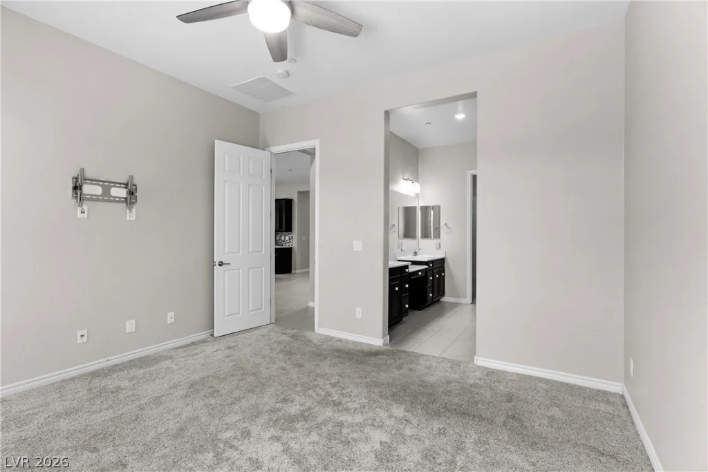 652 Longfeather, Henderson, NV 89011