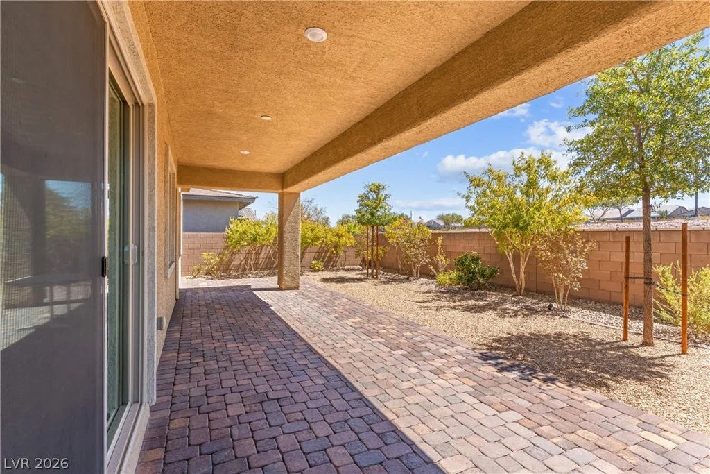 652 Longfeather, Henderson, NV 89011