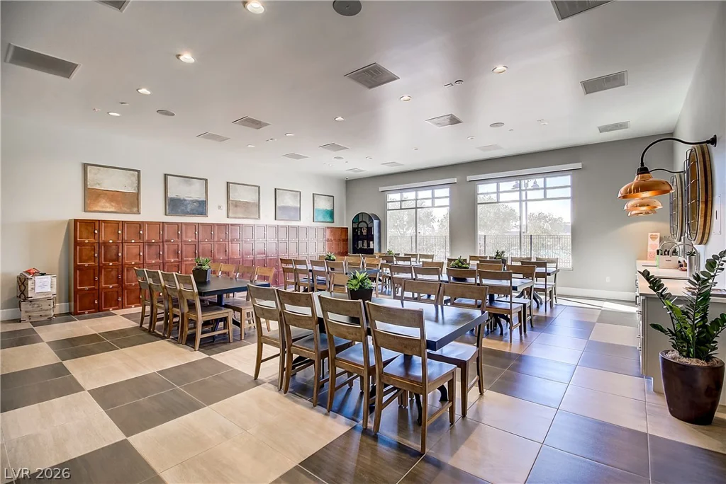 652 Longfeather, Henderson, NV 89011